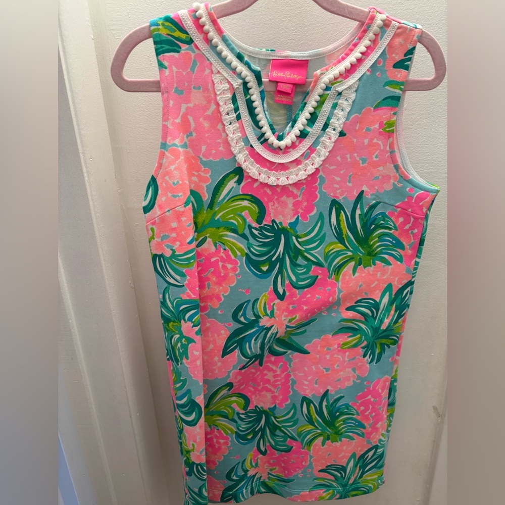 SWEETEST GIRLS LILLY DRESS!! VIBRANT COLORS!! LIKE NEW!!